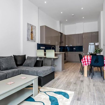 Lovely 1 Bedroom Apartment In Central Woking Eksteriør bilde