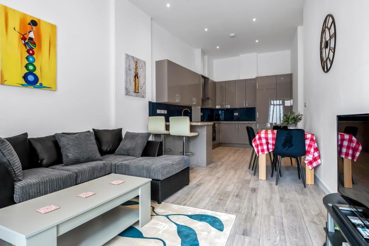 Lovely 1 Bedroom Apartment In Central Woking Eksteriør bilde