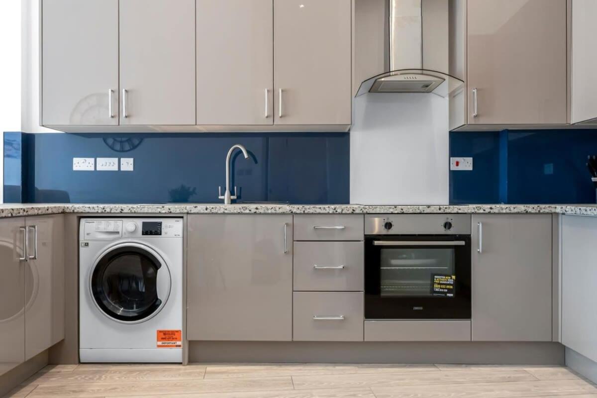 Lovely 1 Bedroom Apartment In Central Woking Eksteriør bilde